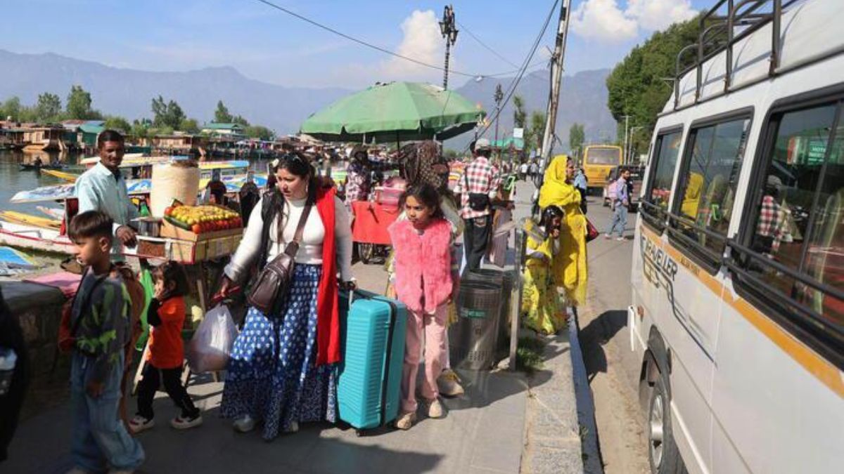 “È un cadavere…!”. Entra in banca, la scena raccapricciante: sulle spalle proprio lei