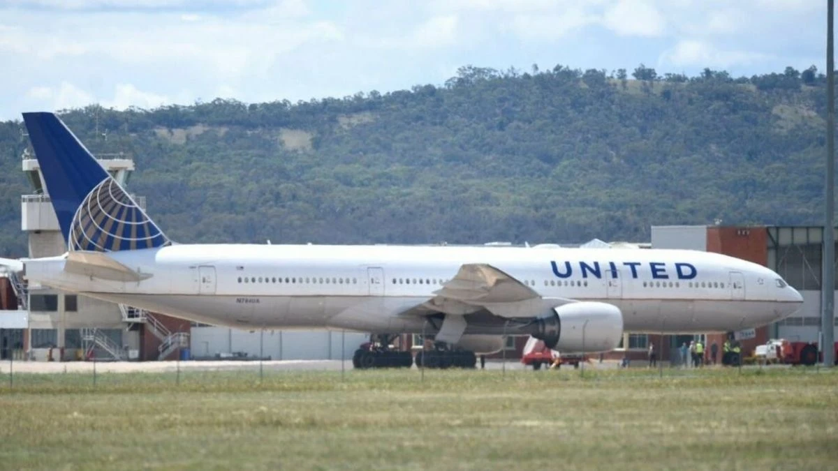 Aereo United Airlines in volo verso New York LaGuardia