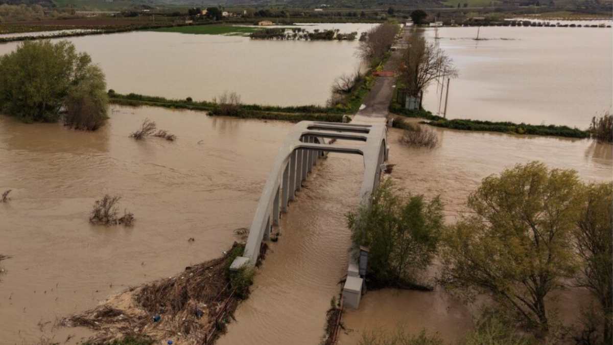basilicata frane e allagamenti bardi chiede lo stato di emergenza nazionale da Thesocialpost.it basilicata frane e allagamenti bardi chiede lo stato di emergenza nazionale