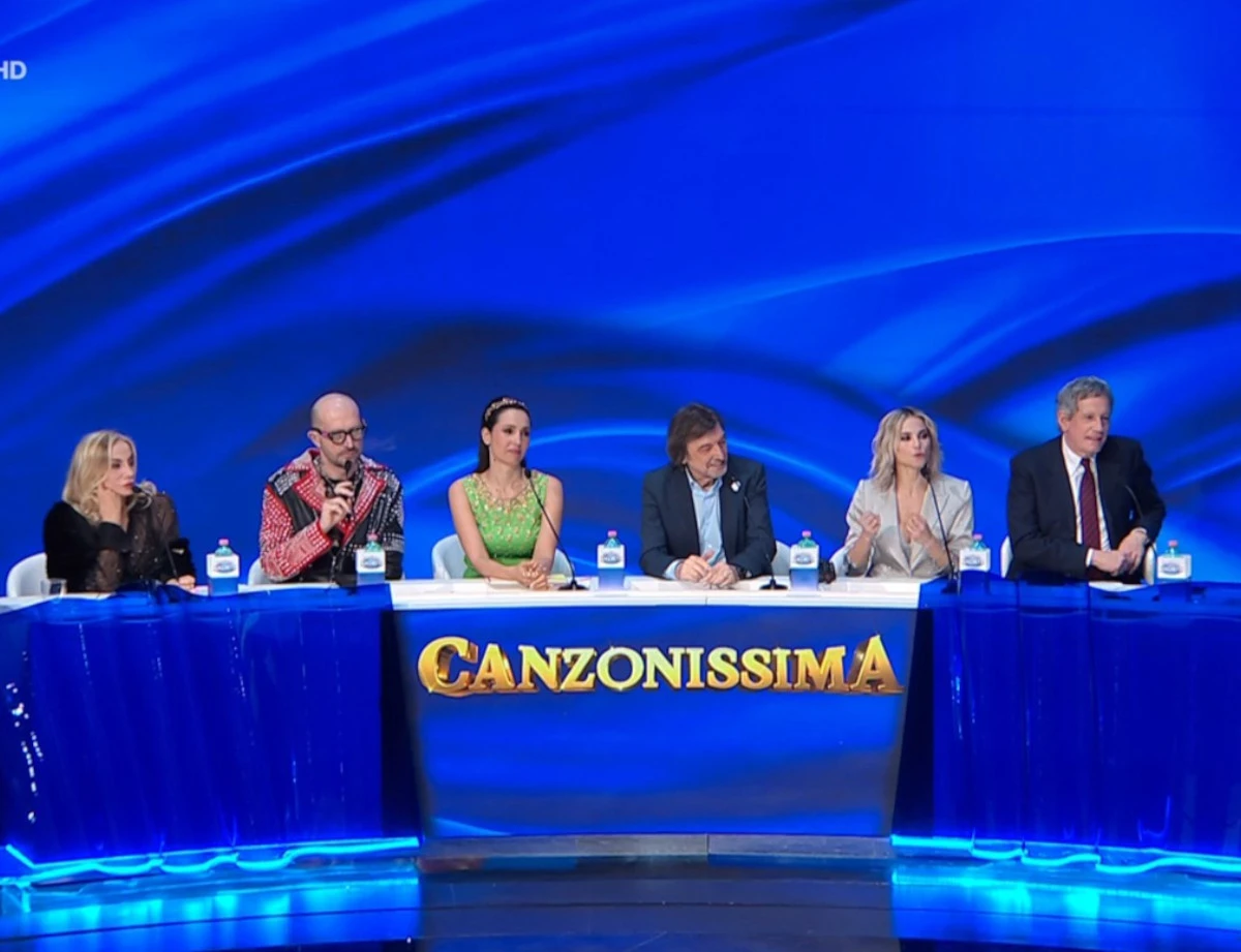 Caterina Balivo tra i giurati della puntata di Canzonissima