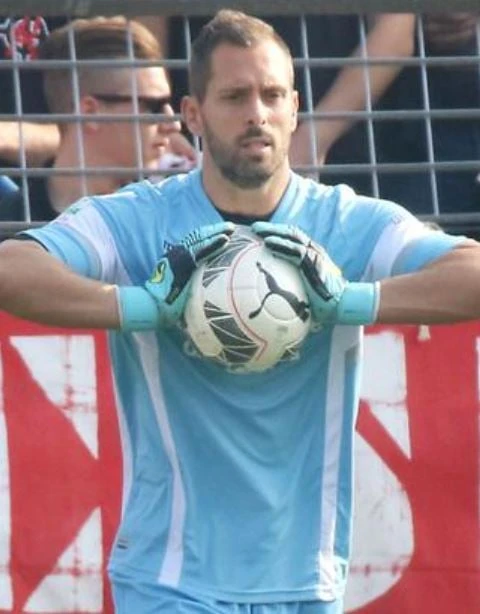 Francesco Benussi durante la carriera da portiere