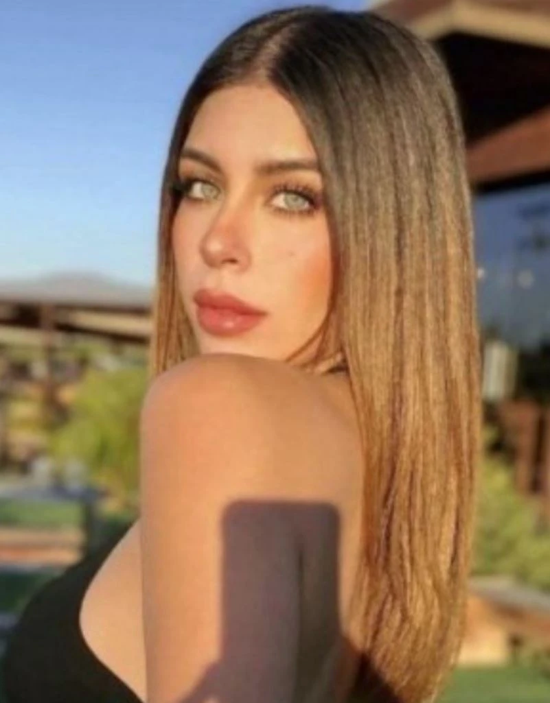Ritratto di Carolina Flores Gómez, ex Miss Teen Universe Baja California e content creator