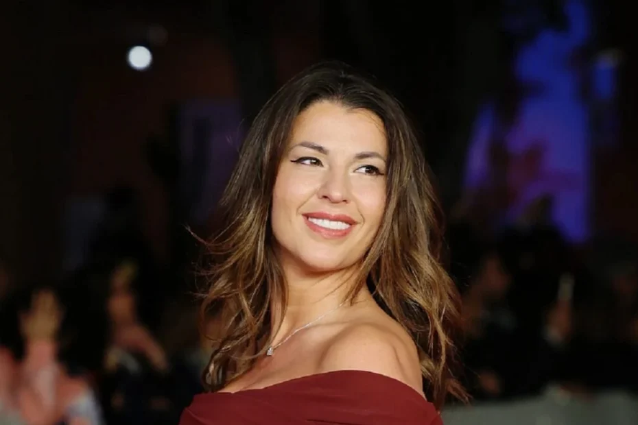 Claudia Conte in una foto pubblicata durante il caso che coinvolge il ministro Piantedosi