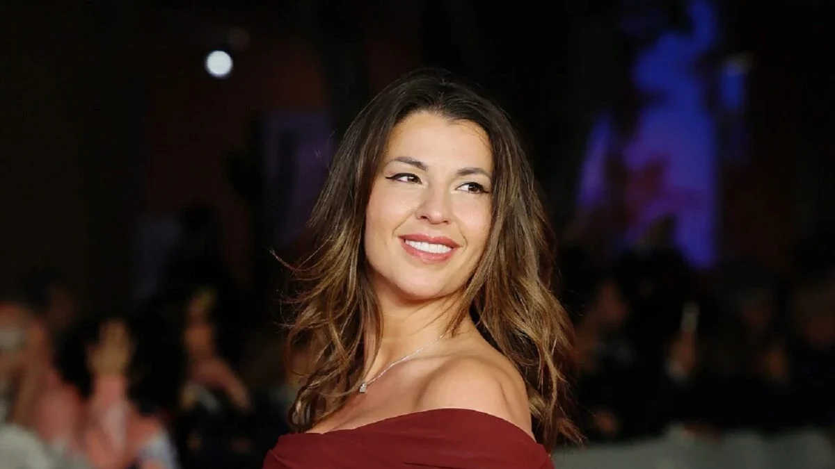 Claudia Conte in una foto pubblicata durante il caso che coinvolge il ministro Piantedosi