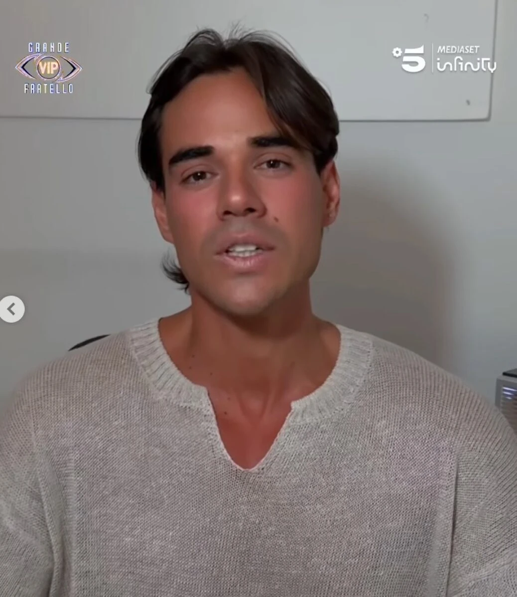 Nicolò Brigante durante il momento dell’addio al Grande Fratello Vip