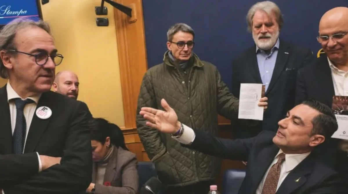 deputati pd m5s sospesi