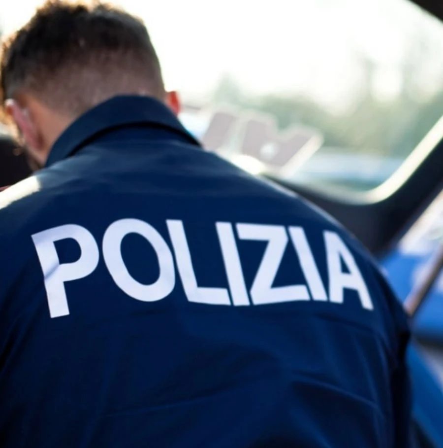 Immagine generica di pattuglie della polizia durante un presidio