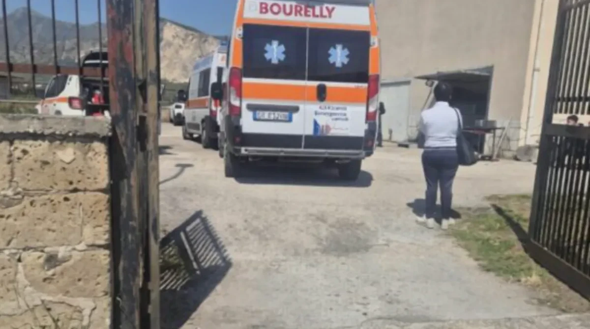 pasquetta finisce in tragedia 18enne muore improvvisamente davanti agli amici da Thesocialpost.it pasquetta finisce in tragedia 18enne muore improvvisamente davanti agli amici