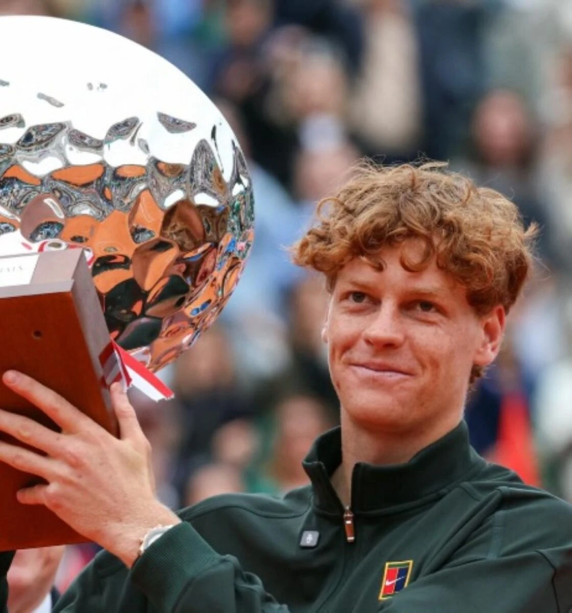 Jannik Sinner in azione: la forza mentale al centro dell’analisi di Panatta