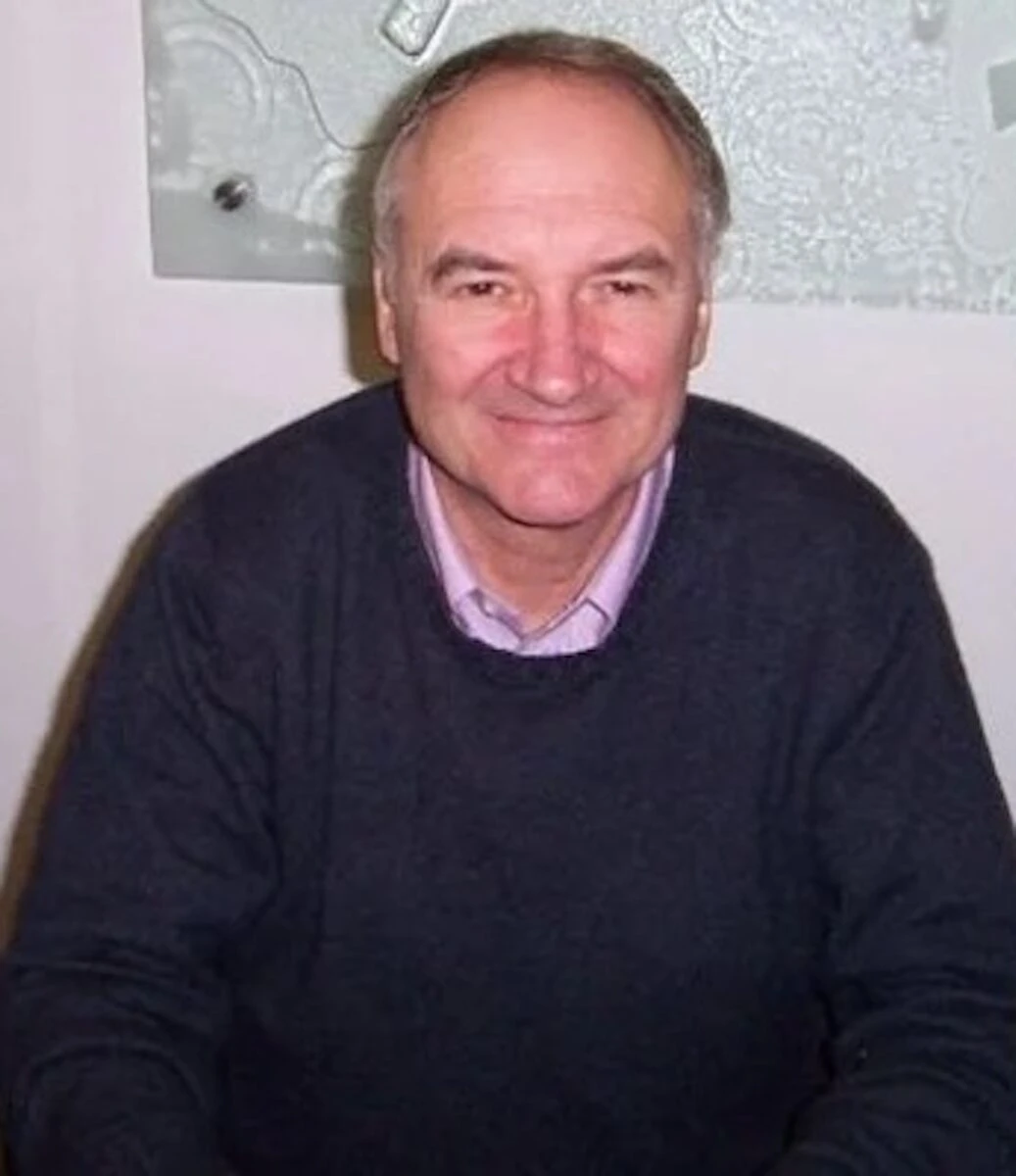 Michael Keating in una foto ritratto