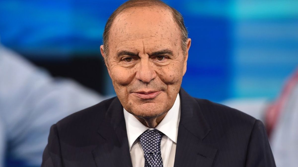vespa nuovo sondaggio politico continuano a crollare sempre peggio ma c8217232 chi esulta da Thesocialpost.it vespa nuovo sondaggio politico continuano a crollare sempre peggio ma c8217232 chi esulta