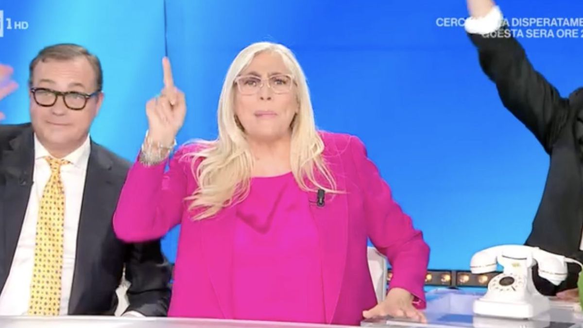 domenica in teo mammucari sparisce mara fa finta di nulla cosa 232 successo da Thesocialpost.it domenica in teo mammucari sparisce mara fa finta di nulla cosa 232 successo