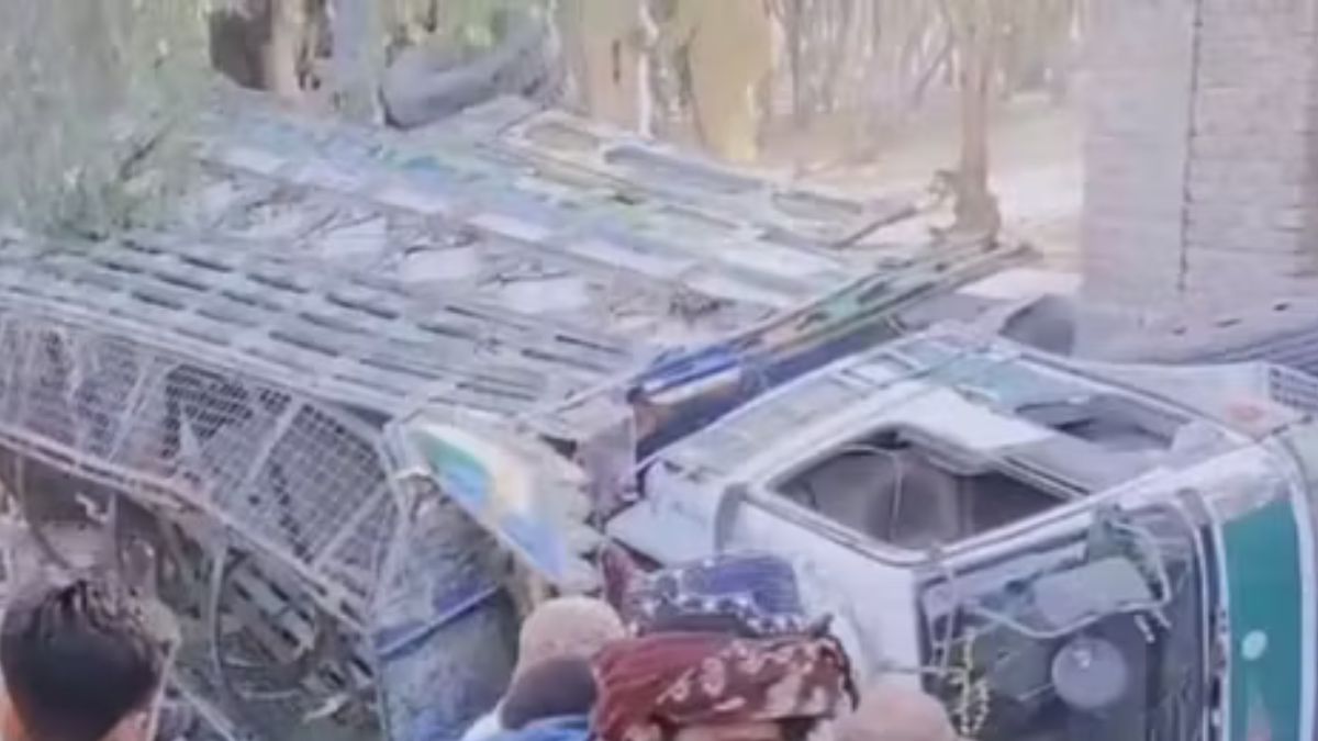 afghanistan camion si ribalta durante il rientro dal pakistan morti 10 bambini da Thesocialpost.it afghanistan camion si ribalta durante il rientro dal pakistan morti 10 bambini