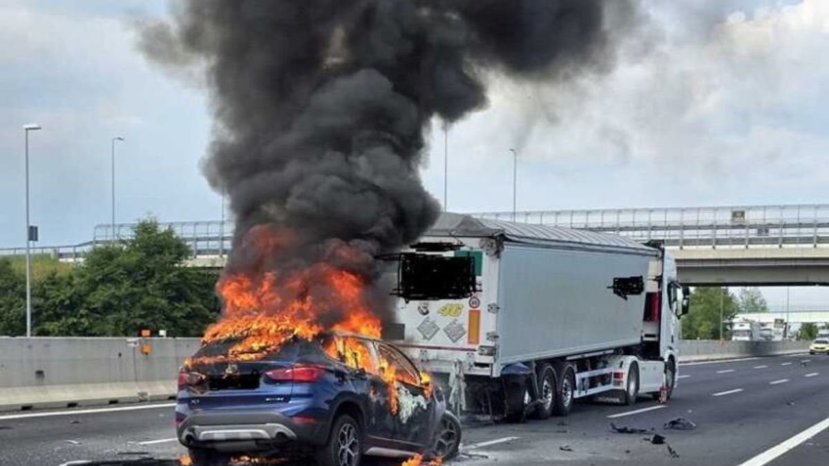 incidente spaventoso morto cos236 il manager italiano l8217auto in fiamme spaventoso da Thesocialpost.it incidente spaventoso morto cos236 il manager italiano l8217auto in fiamme spaventoso