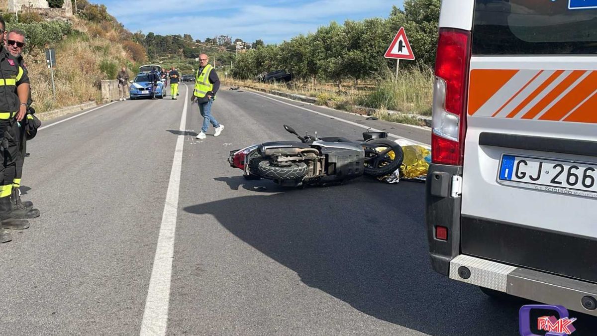 morti sul colpo incidente spaventoso in italia inutili i soccorsi chi sono le vittime agghiacciante da Thesocialpost.it morti sul colpo incidente spaventoso in italia inutili i soccorsi chi sono le vittime agghiacciante