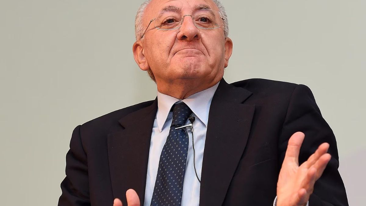 vincenzo de luca trionfa a salerno il ritorno dello sceriffo riporta la citt224 alla sua storia politica da Thesocialpost.it vincenzo de luca trionfa a salerno il ritorno dello sceriffo riporta la citt224 alla sua storia politica