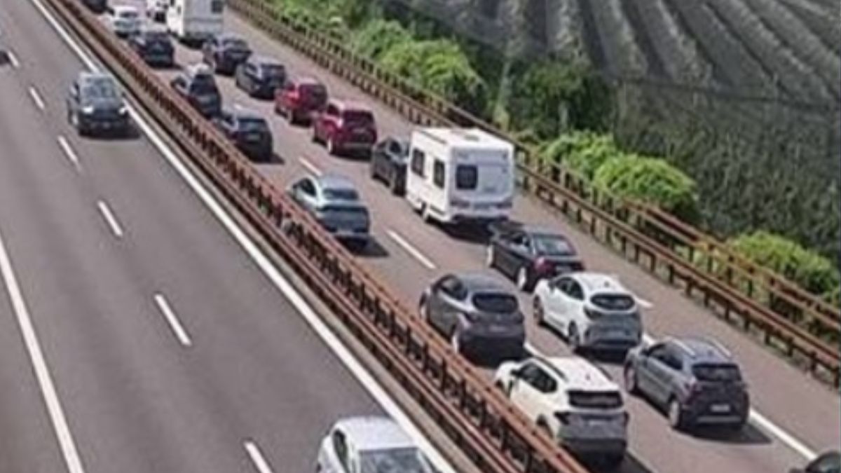 maxi incidente tra quattro auto traffico paralizzato in italia code per chilometri da Thesocialpost.it maxi incidente tra quattro auto traffico paralizzato in italia code per chilometri
