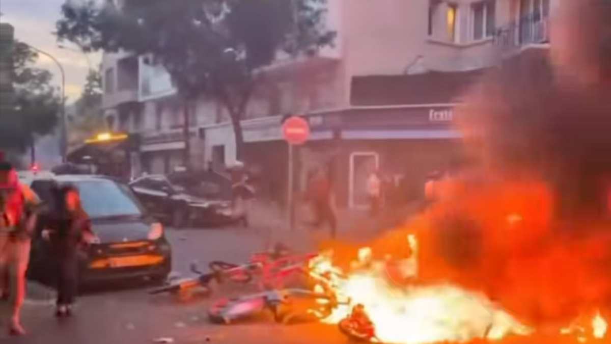champions notte di guerriglia a parigi festa psg nel caos il bilancio 232 pesantissimo da Thesocialpost.it champions notte di guerriglia a parigi festa psg nel caos il bilancio 232 pesantissimo