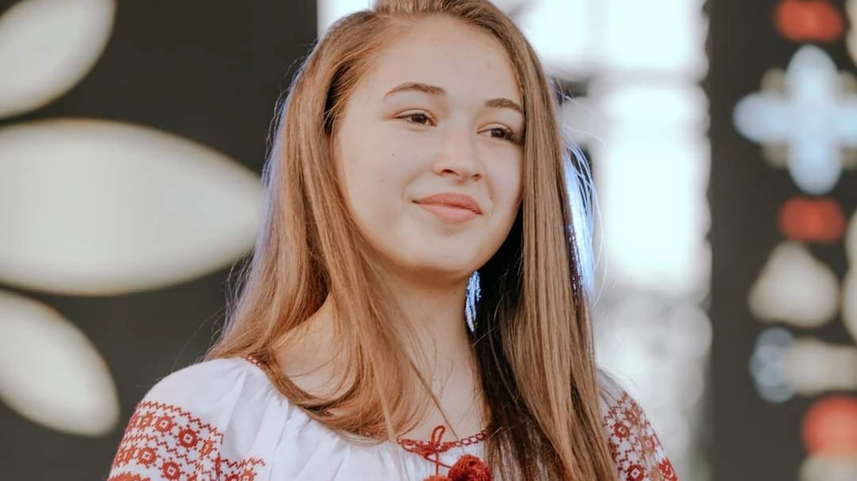 un ictus prima di salire sul palco tragedia al festival cantante di 17 anni muore dopo il malore da Thesocialpost.it un ictus prima di salire sul palco tragedia al festival cantante di 17 anni muore dopo il malore