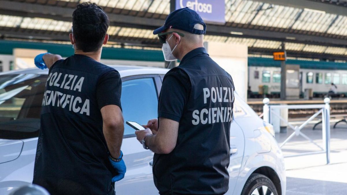 accoltellata in pieno centro terrore nella citt224 italiana 232 caccia all8217uomo da Thesocialpost.it accoltellata in pieno centro terrore nella citt224 italiana 232 caccia all8217uomo