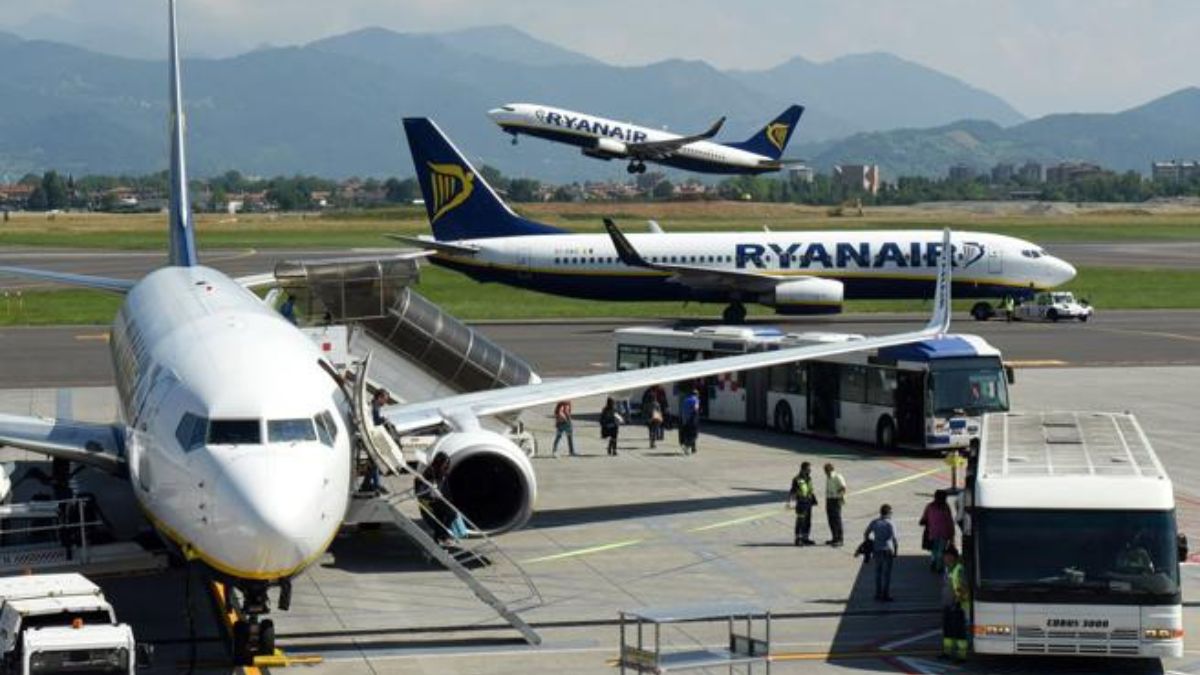 intrappolati incubo nell8217aeroporto italiano scoppia il caos cosa succede da Thesocialpost.it intrappolati incubo nell8217aeroporto italiano scoppia il caos cosa succede