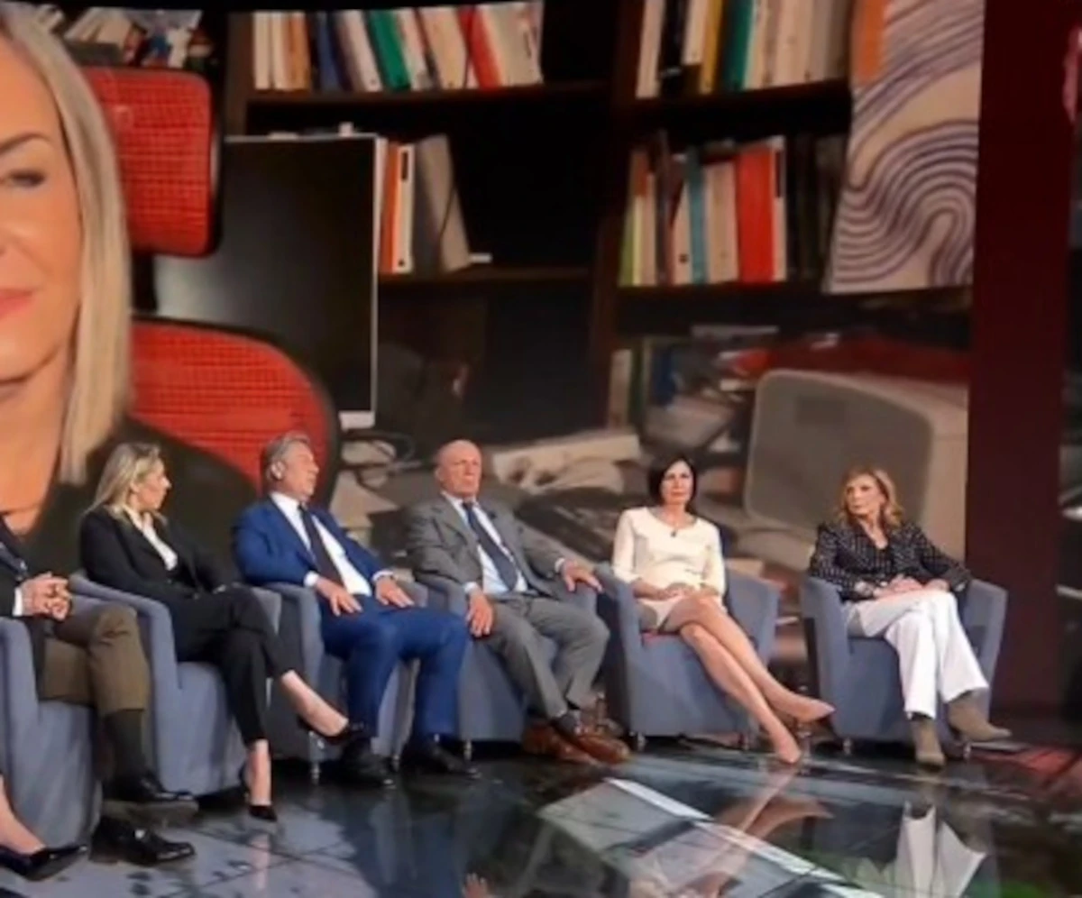 Antonio De Rensis durante la trasmissione Ore 14