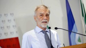 Nel Pd scoppia la guerra interna: pacifisti contro riformisti, cosa sta ...