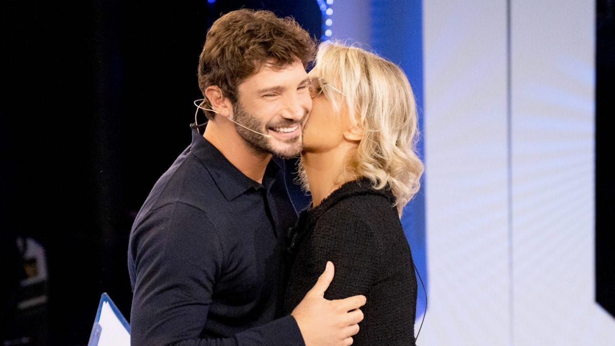stefano de martino e maria de filippi arriva la notizia clamorosa insieme8230 da Thesocialpost.it stefano de martino e maria de filippi arriva la notizia clamorosa insieme8230