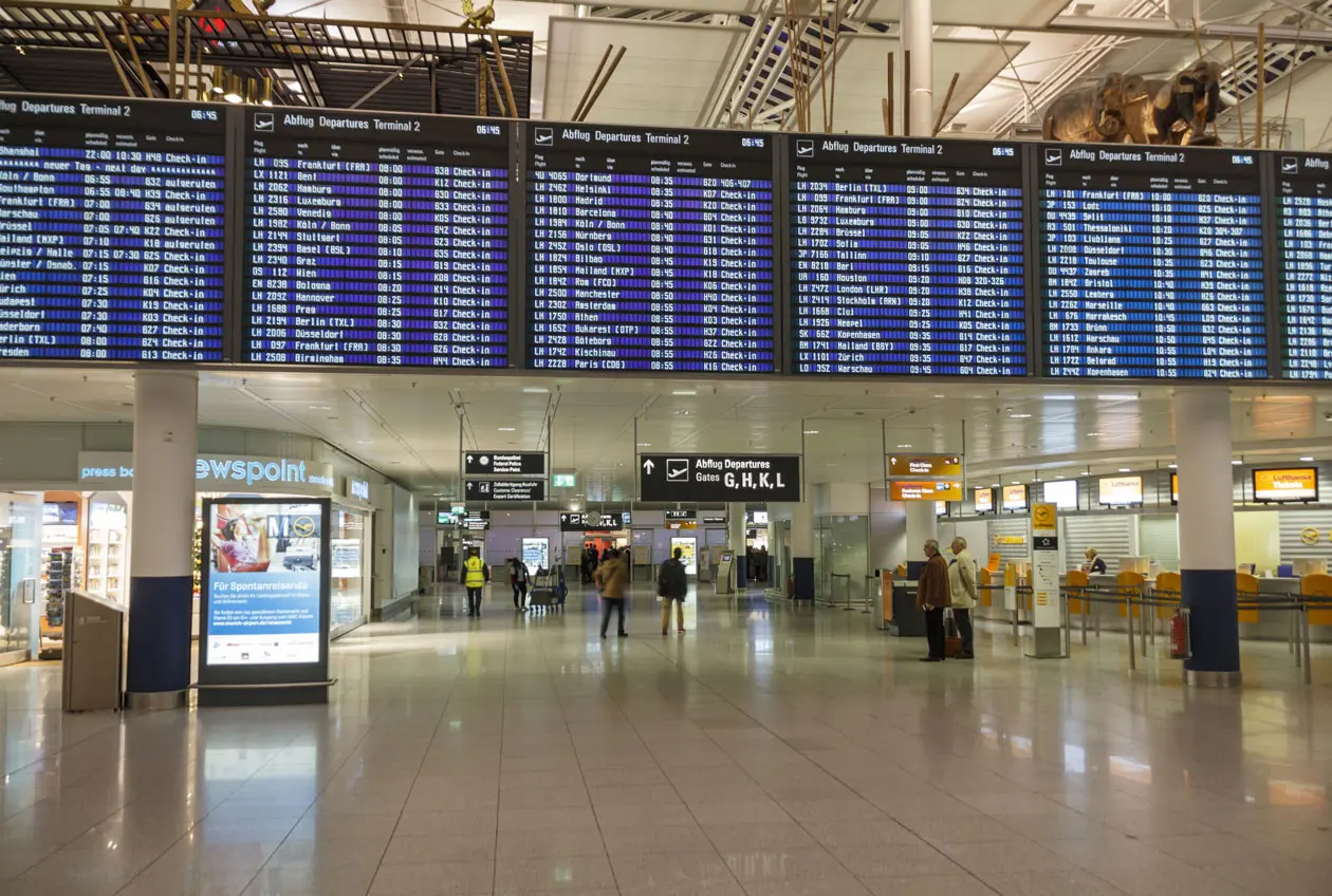 germania chiuso l8217aeroporto di monaco per presunto avvistamento di drone da Thesocialpost.it germania chiuso l8217aeroporto di monaco per presunto avvistamento di drone