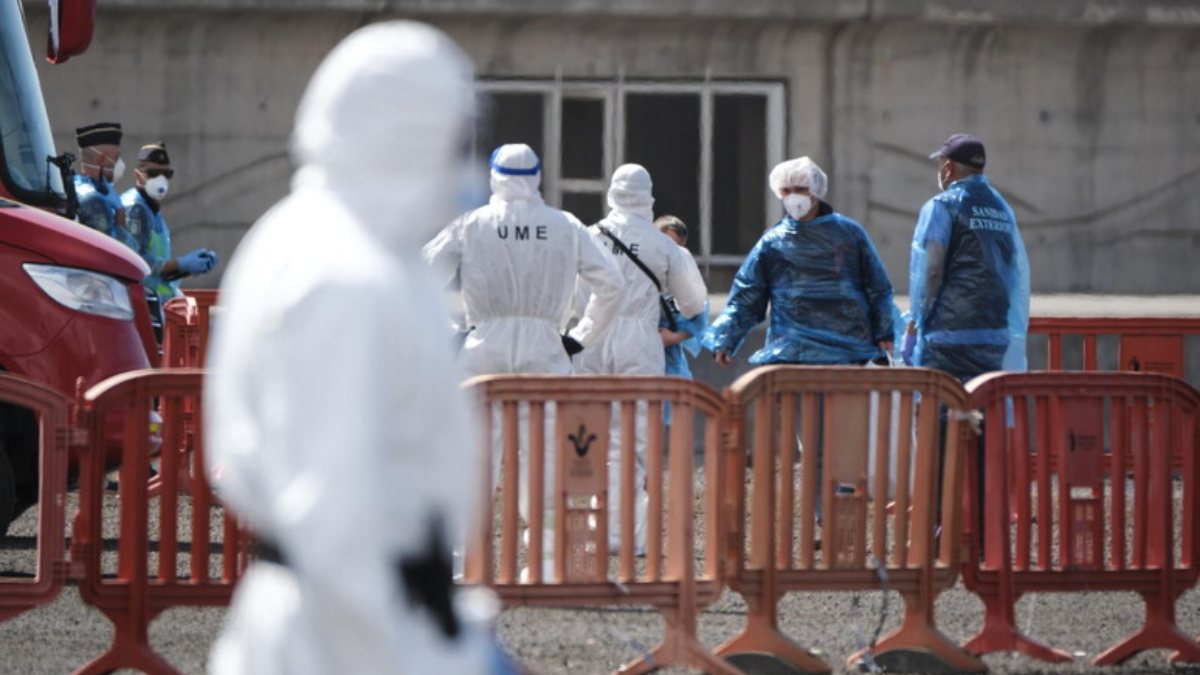 hantavirus allarme in italia turista inglese isolato al sacco dopo il volo con le vittime da Thesocialpost.it hantavirus allarme in italia turista inglese isolato al sacco dopo il volo con le vittime