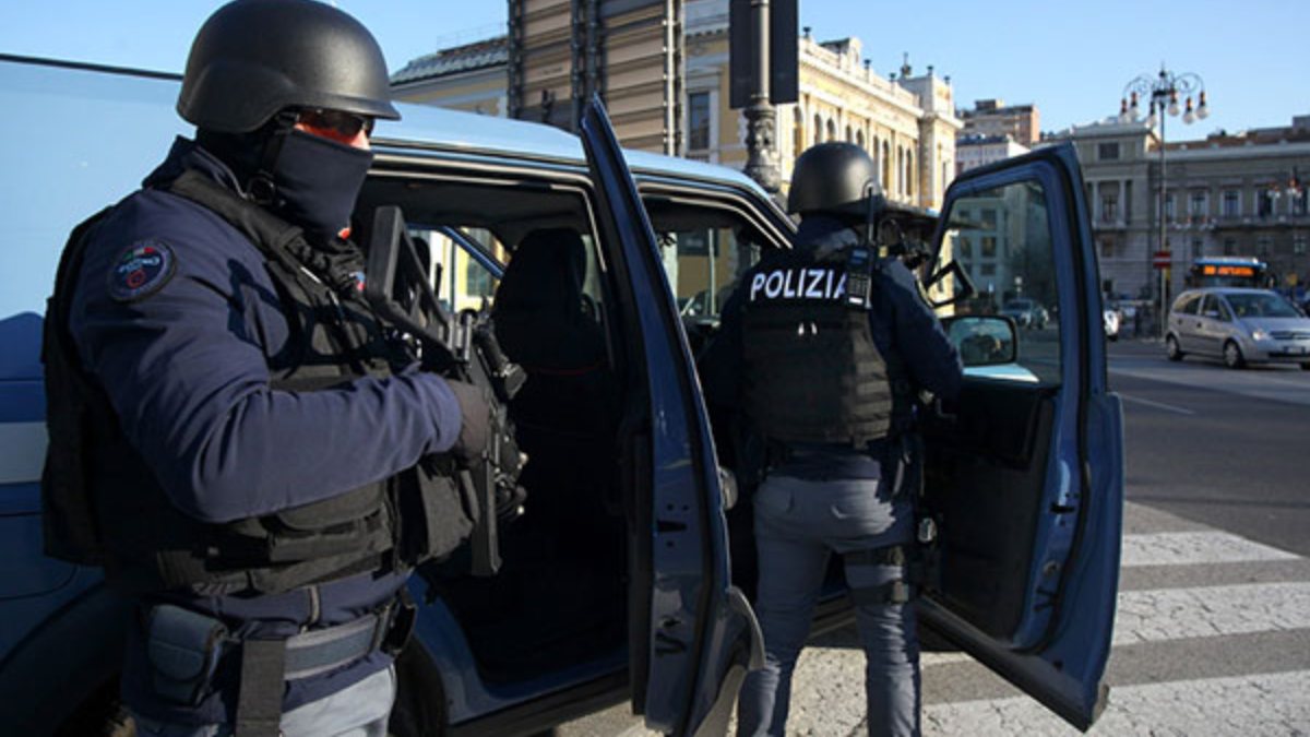 blitz antiterrorismo a firenze arrestato 15enne legato all8217isis stava pianificando un attentato da Thesocialpost.it blitz antiterrorismo a firenze arrestato 15enne legato all8217isis stava pianificando un attentato