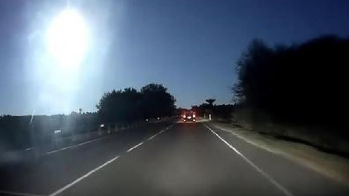 come 300 tonnellate di tritolo esplosione fortissima in cielo panico da Thesocialpost.it come 300 tonnellate di tritolo esplosione fortissima in cielo panico