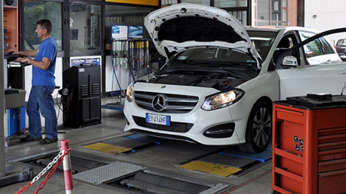 stop alle vostre auto revisioni cambia tutto in italia le nuove regole cosa si rischia da Thesocialpost.it stop alle vostre auto revisioni cambia tutto in italia le nuove regole cosa si rischia