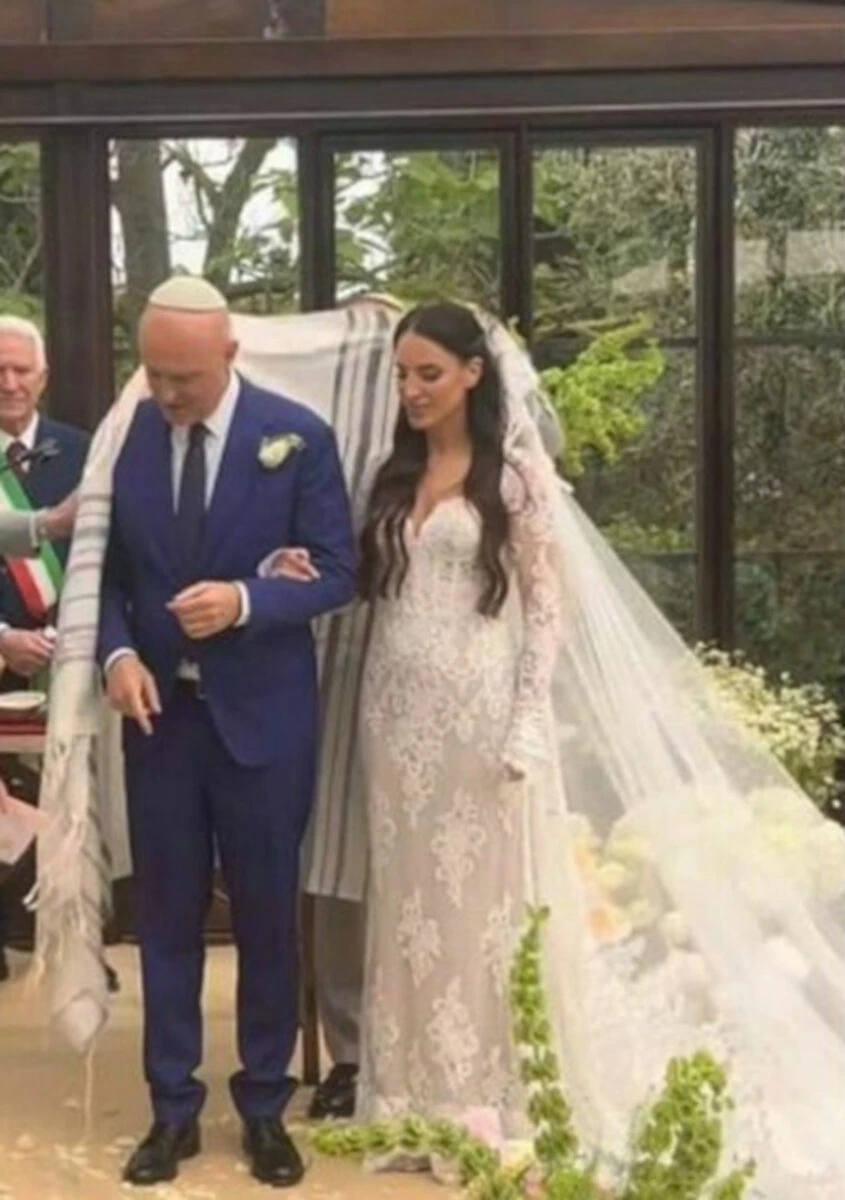 Nozze di Rudy Zerbi: foto della cerimonia celebrata in forma riservata