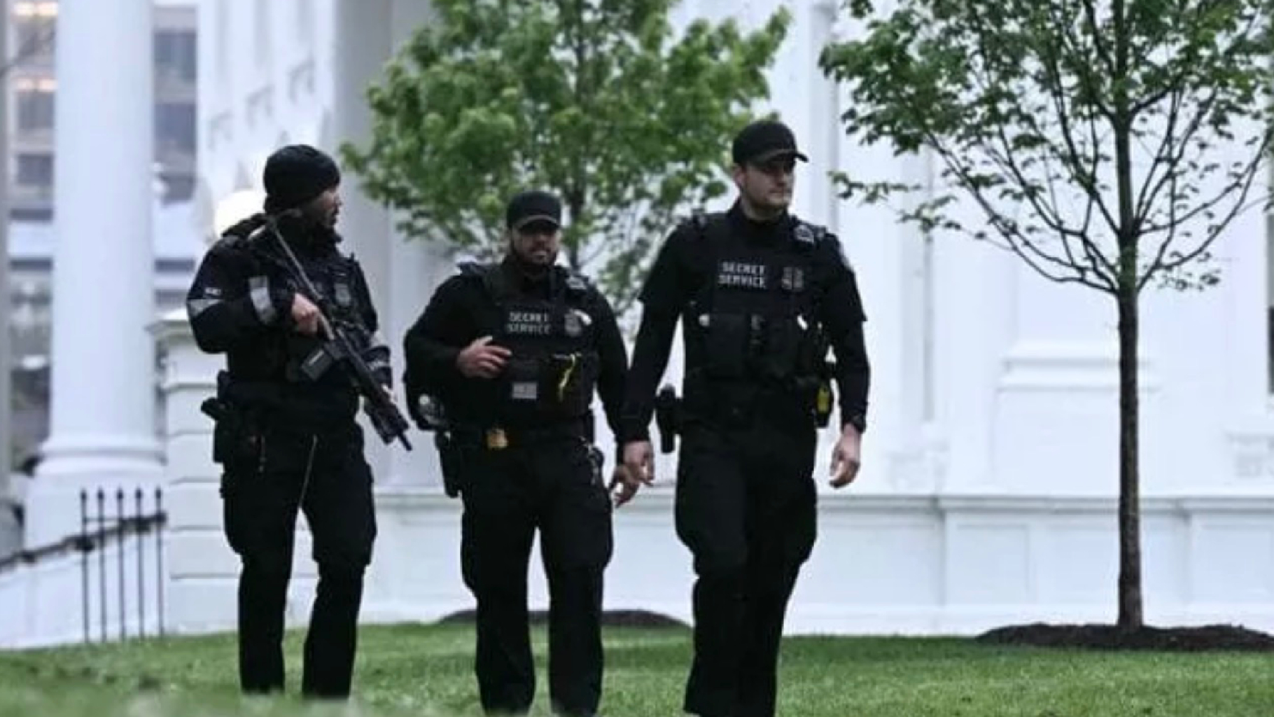 spari fuori dalla casa bianca morto l8217attentatore aveva 21 anni e minacciava trump sui social da Thesocialpost.it spari fuori dalla casa bianca morto l8217attentatore aveva 21 anni e minacciava trump sui social