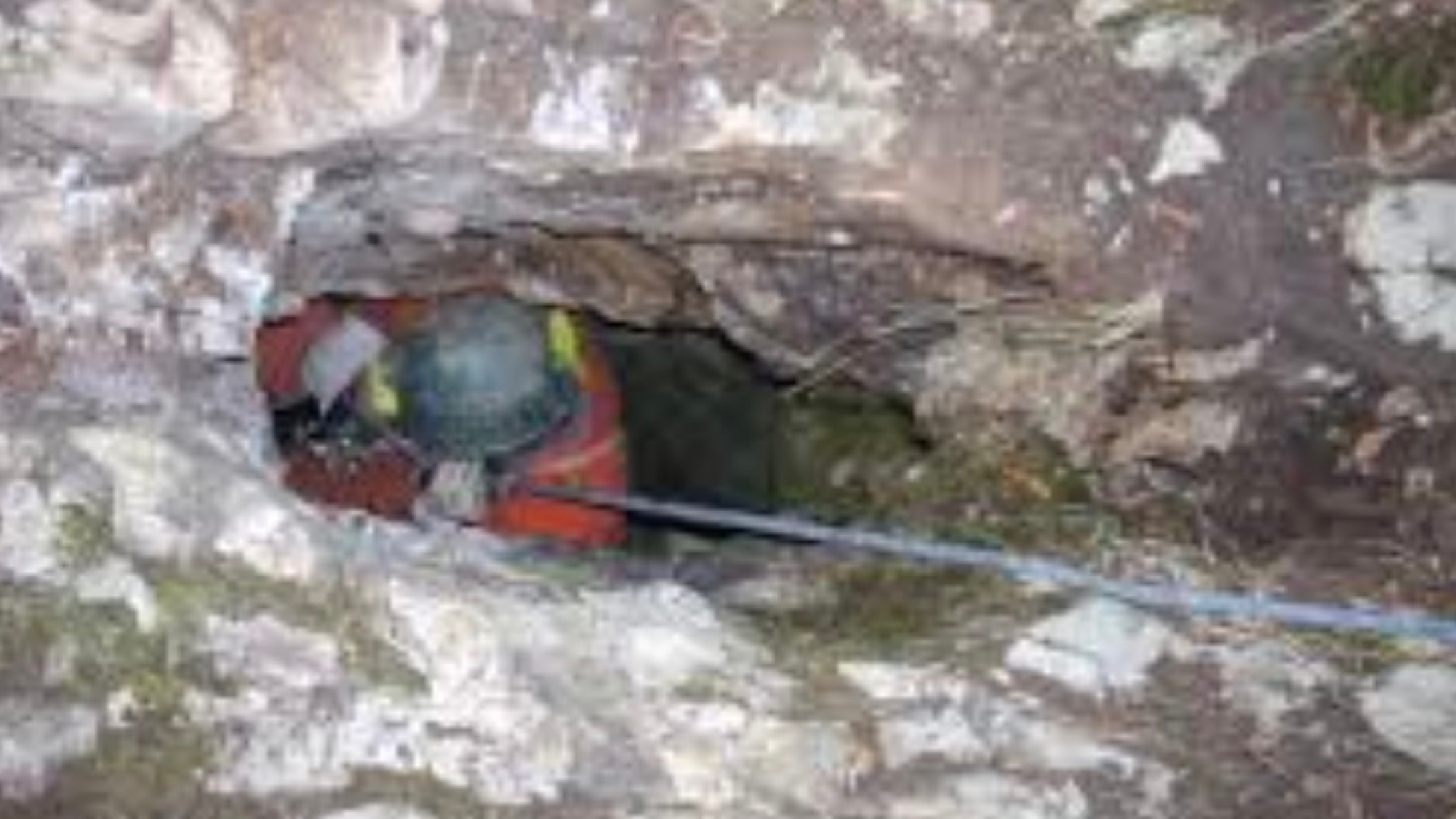 speleologo bloccato a 120 metri di profondit224 corsa contro il tempo nella grotta dei cinghiali volanti da Thesocialpost.it speleologo bloccato a 120 metri di profondit224 corsa contro il tempo nella grotta dei cinghiali volanti