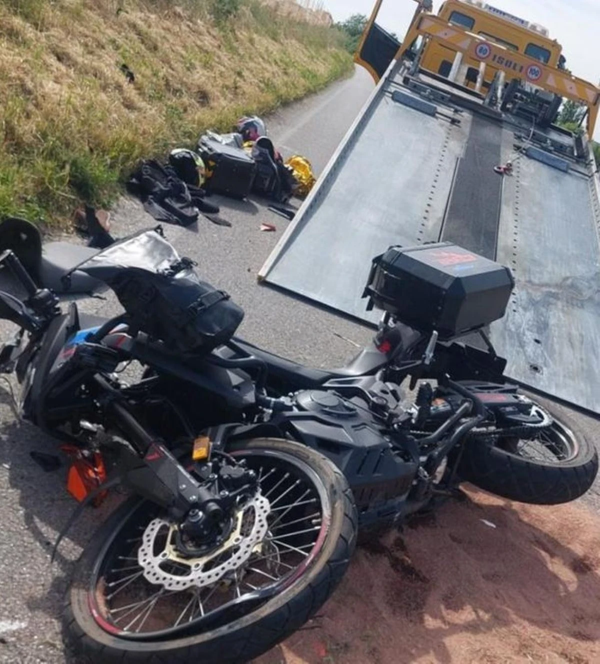 Incidente tra moto a Mazzorno Sinistro (Adria): immagini del luogo dello schianto