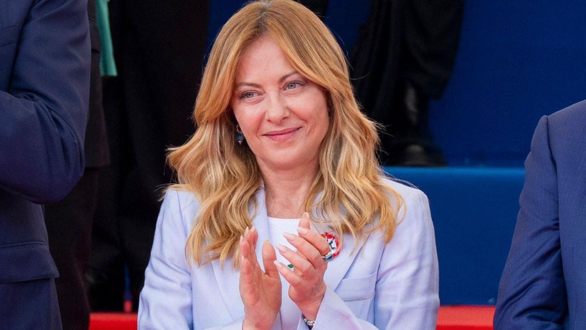 Salis contro la parata del 2 giugno, bufera sulla proposta: “Abolirla”. Arriva la risposta di Meloni