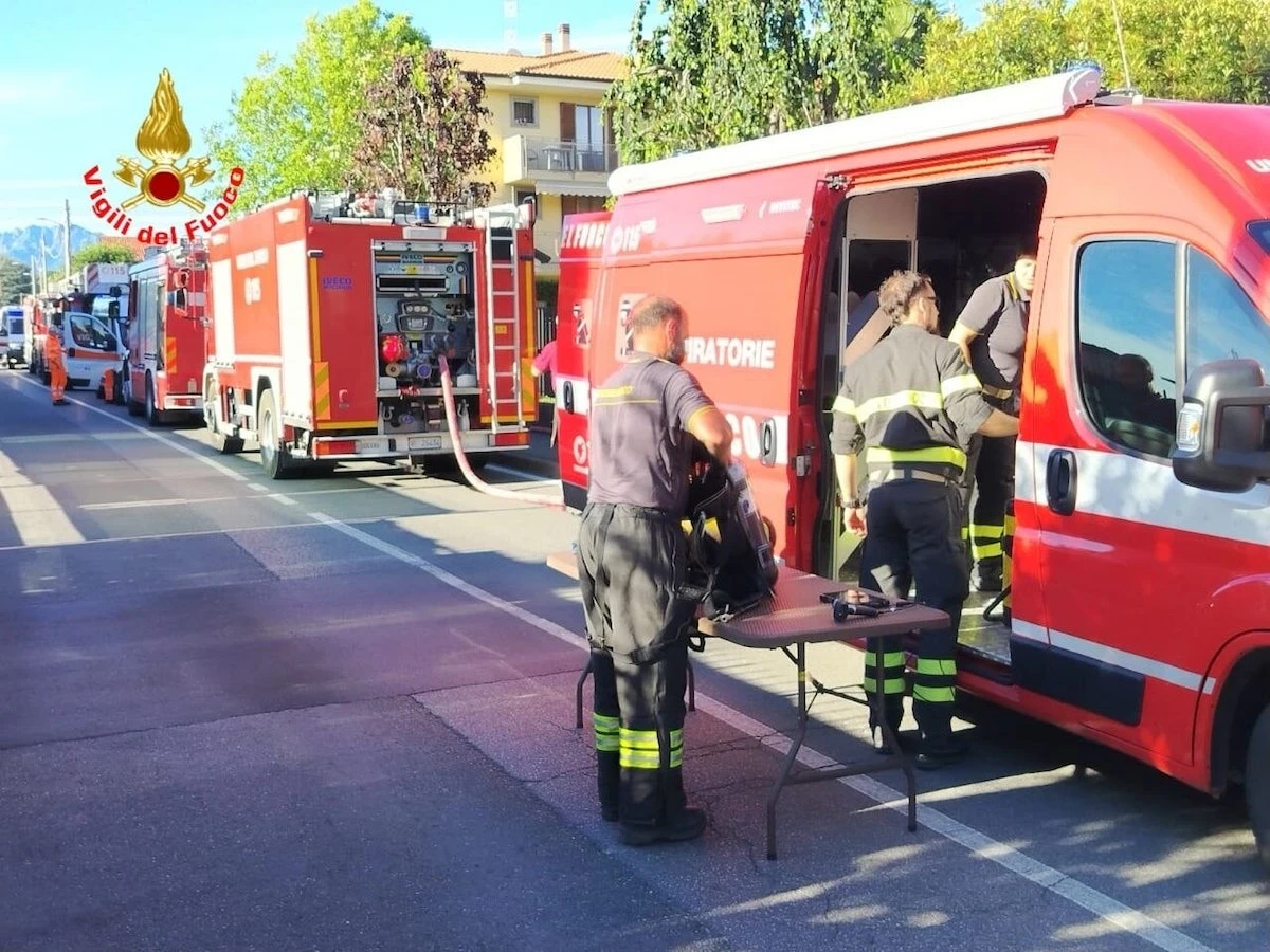 Vigili del fuoco e soccorsi al lavoro dopo un incidente