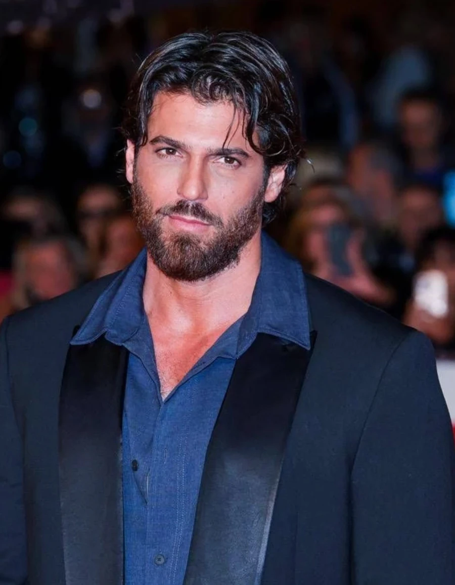 Can Yaman: secondo scatto che ha alimentato il gossip