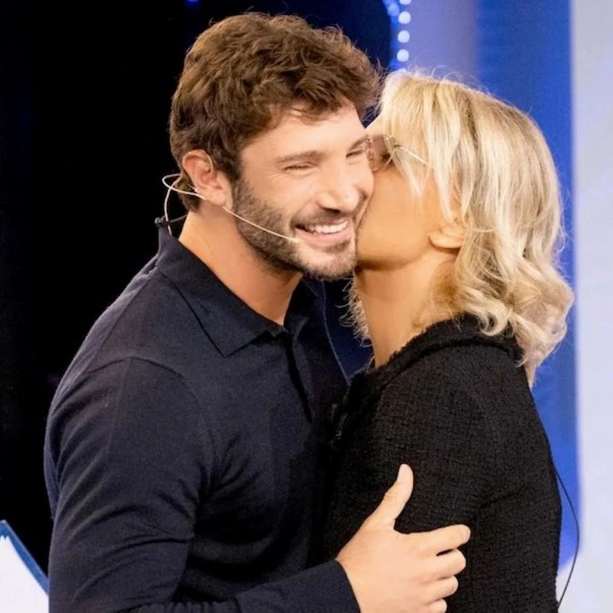 Stefano De Martino e Maria De Filippi insieme: l’indiscrezione sulla possibile coppia a Sanremo 2027
