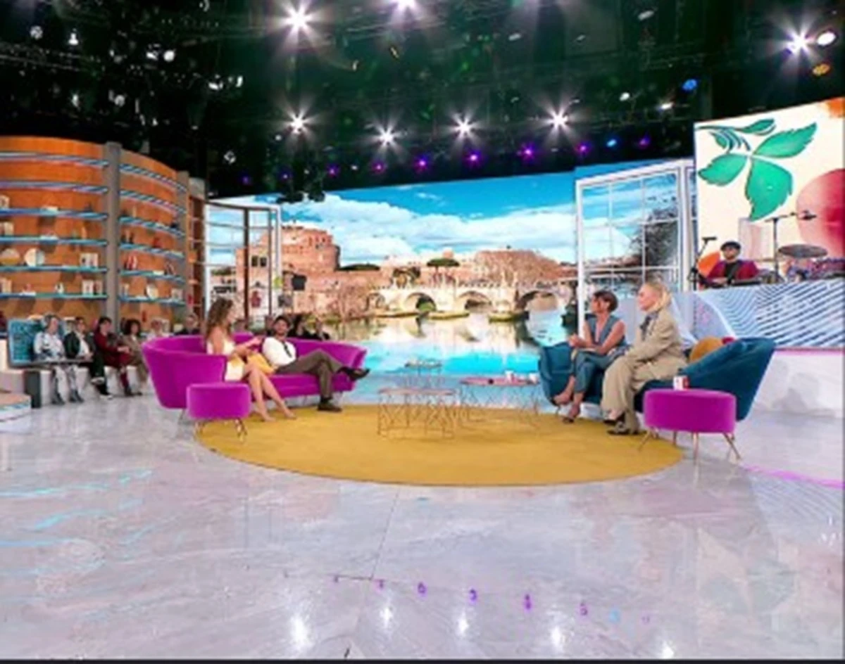 Studio e immagine del programma Citofonare Rai2 su Rai2
