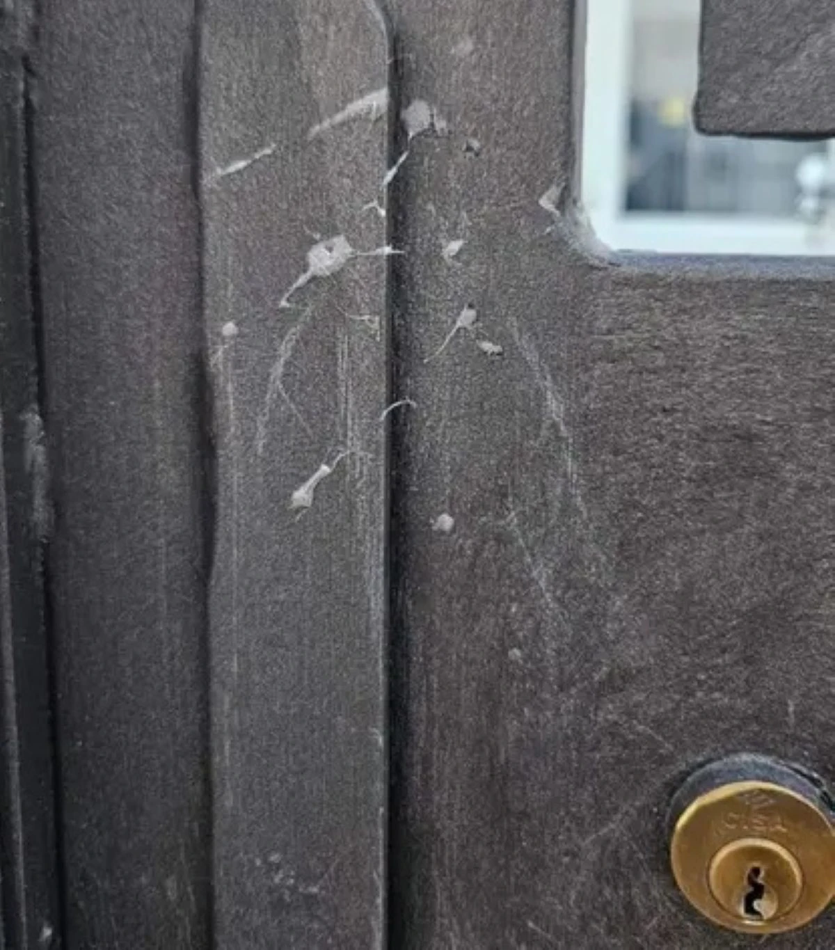 Rione Alto, tecnica del filo di colla usata dai ladri per i furti in casa