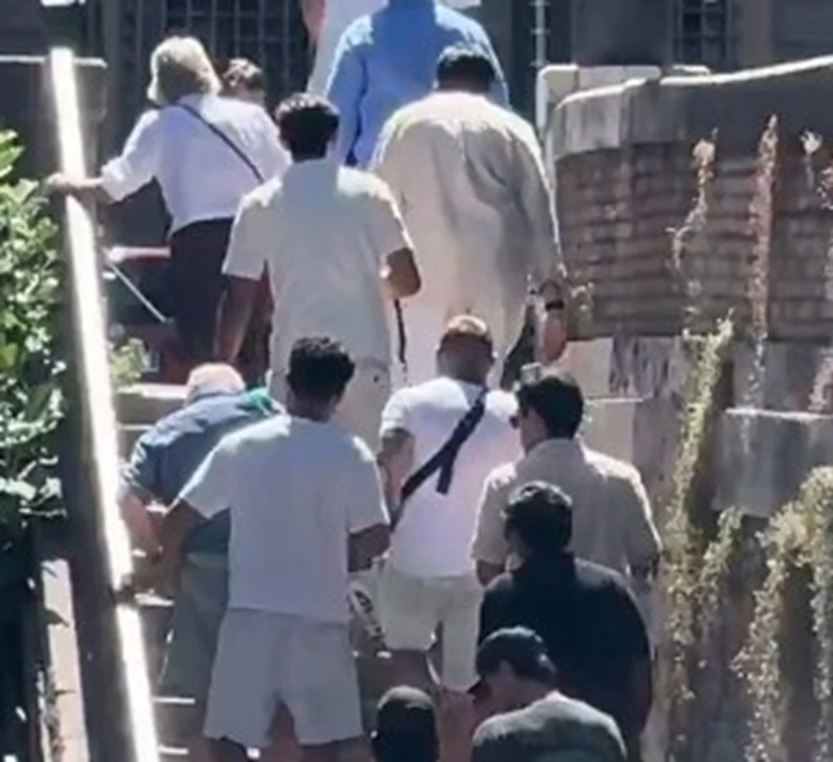 Scalinata in via di Monte Brianzo a Roma, luogo del tentato furto ripreso in video
