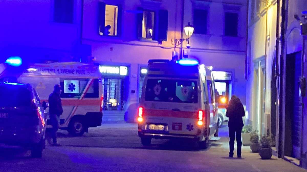 esce di casa di nascosto nella notte e precipita dal terrazzo dramma per una ragazza di 14 anni da Thesocialpost.it esce di casa di nascosto nella notte e precipita dal terrazzo dramma per una ragazza di 14 anni
