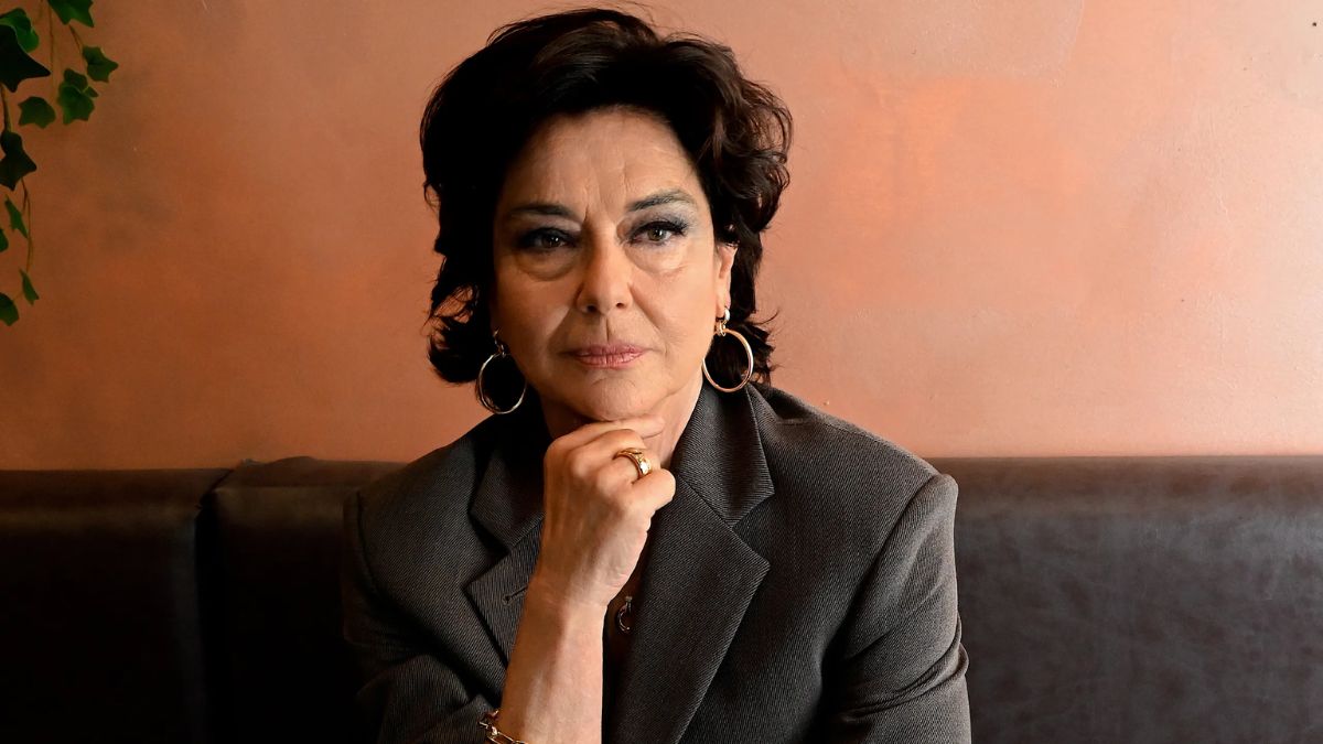 Monica Guerritore racconta il tumore: “Ho concluso sei cicli di chemioterapia, è andato tutto bene”