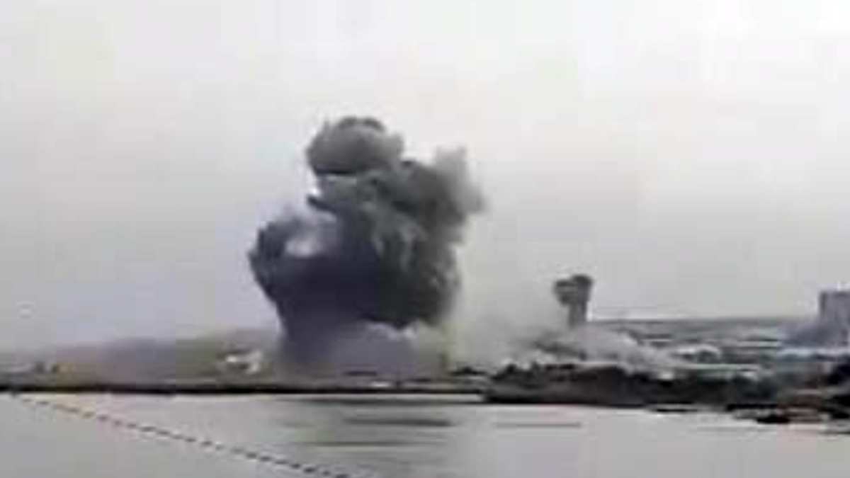guerra iran quarta notte di raid usa su hormuz teheran chiude lo stretto trump ordina nuovi attacchi da Thesocialpost.it guerra iran quarta notte di raid usa su hormuz teheran chiude lo stretto trump ordina nuovi attacchi