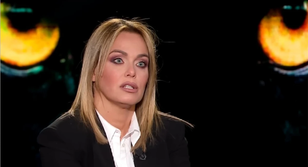 Sonia Bruganelli durante le vacanze estive della famiglia Bonolis