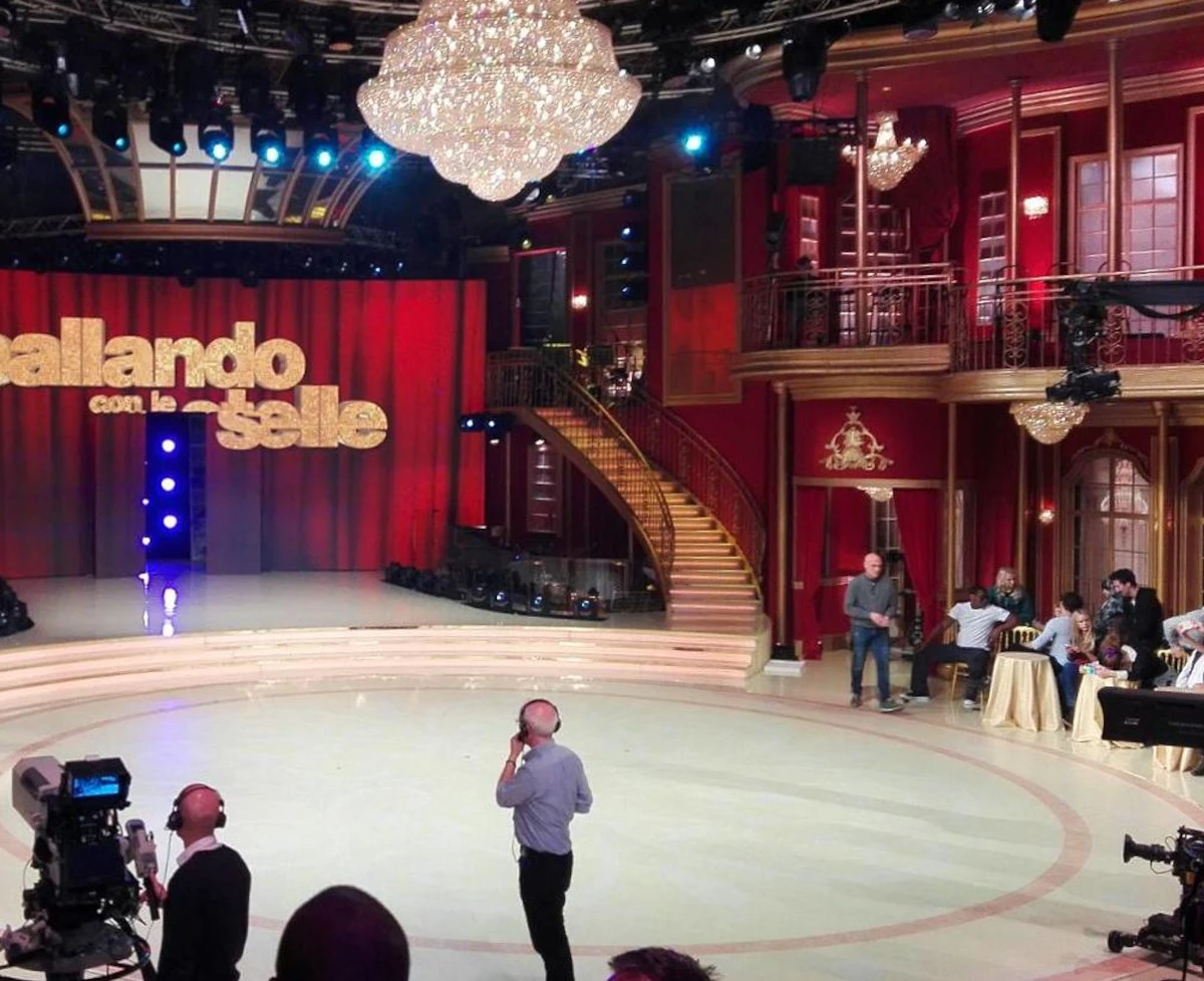 Milly Carlucci nello studio di Ballando con le Stelle