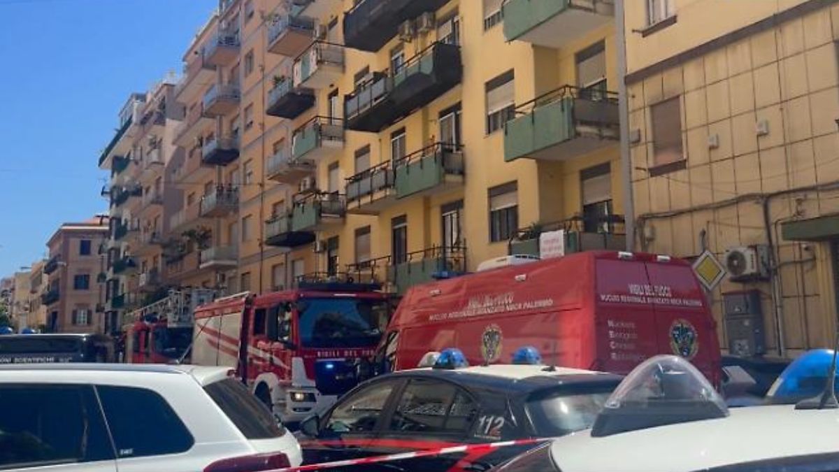 italia uccide a coltellate un uomo e poi si barrica dentro casa faccio saltare tutto da Thesocialpost.it italia uccide a coltellate un uomo e poi si barrica dentro casa faccio saltare tutto